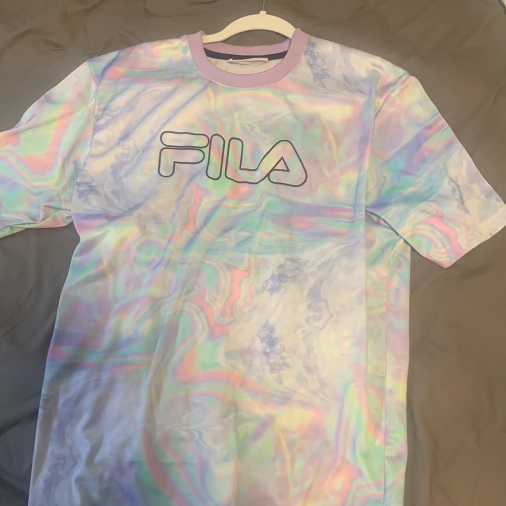 Size medium mens shirt